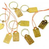 Designer Brosche - goldene Etiketten