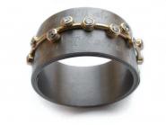 Textbandring aus Titan, Gold und 12 Brillanten Textbandring aus Titan, Gold, Brillanten